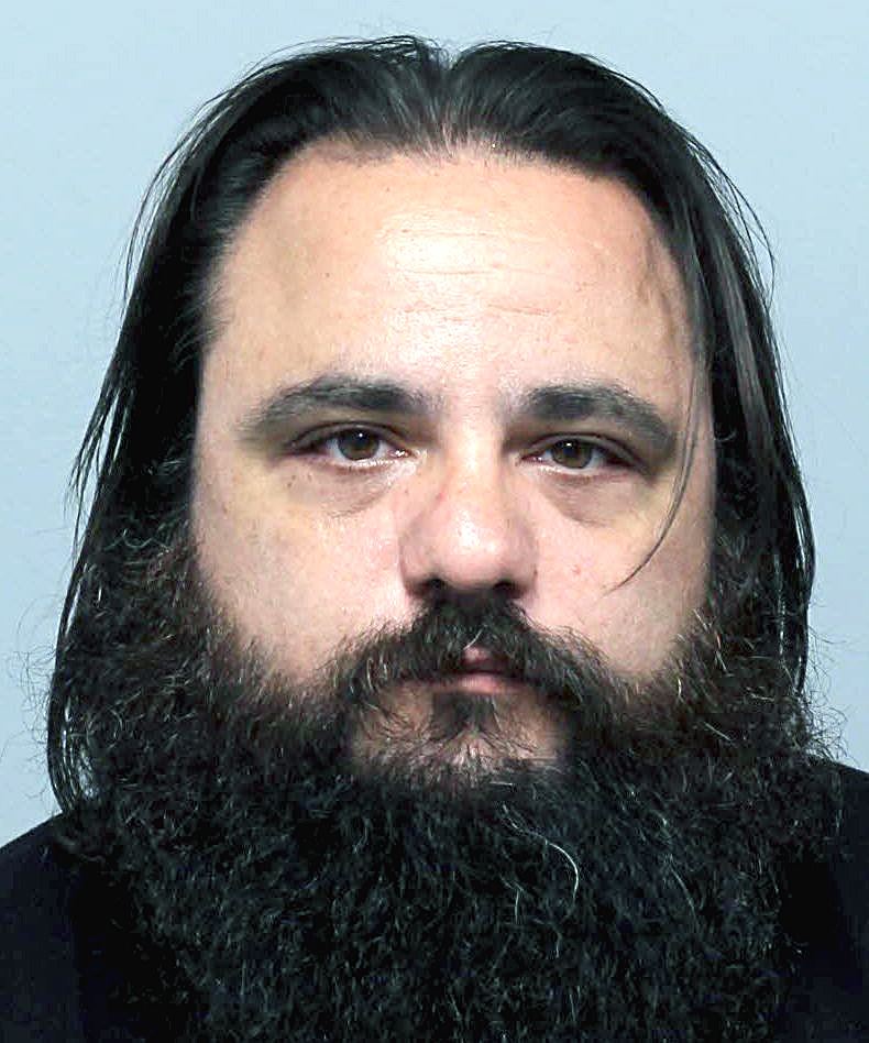 Daniel Mandic headshot